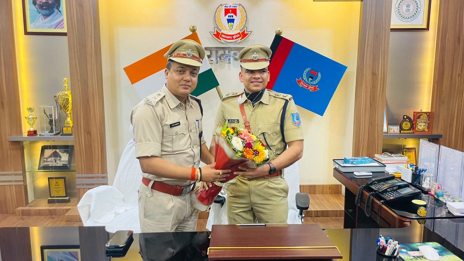 जिला में 16 वें एसपी के रूप में मुकेश कुमार लुनायत ने पदभार ग्रहण किया