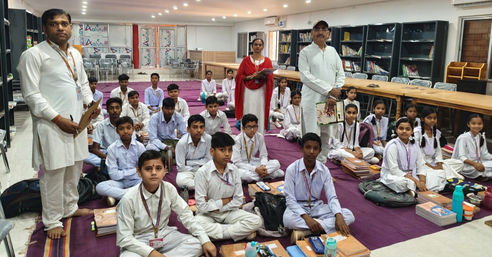 सरस्वती विद्या मंदिर रजरप्पा में वेश-बस्ता एवं स्वच्छता प्रतियोगिता संपन्न