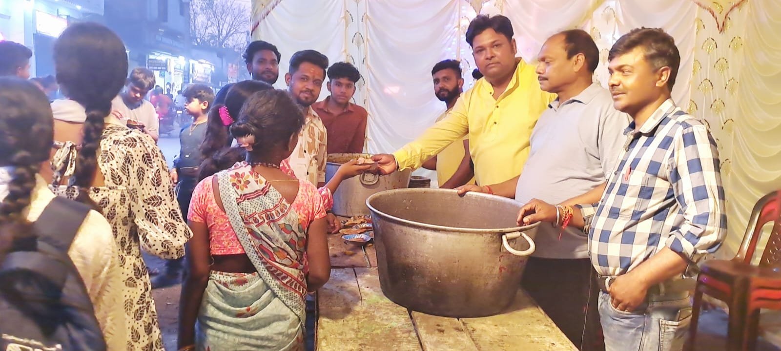 भुरकुंडा में आस्था की गूंज: सार्वजनिक शिव मंदिर का 27वां स्थापना दिवस धूमधाम से सम्पन्न