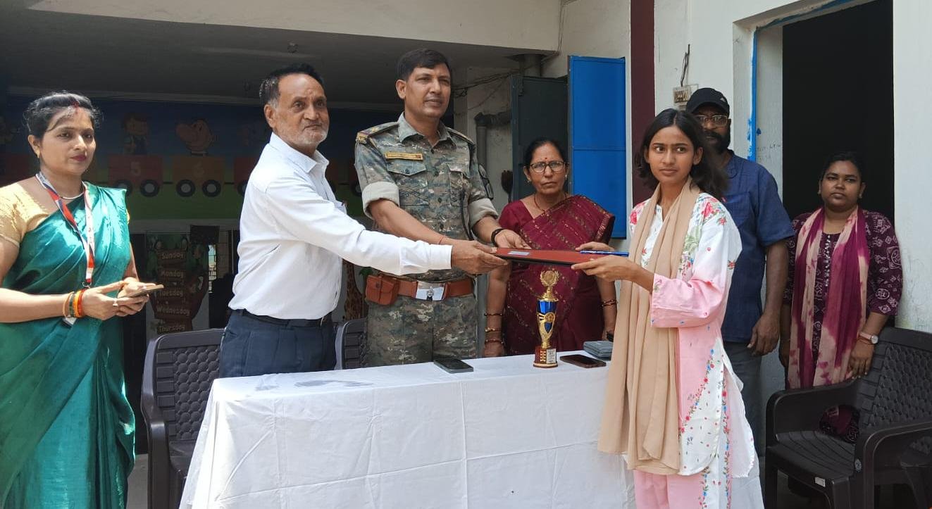 एसभीएम स्कूल के बच्चों का बेहतर प्रदर्शन, किये गए पुरस्कृत