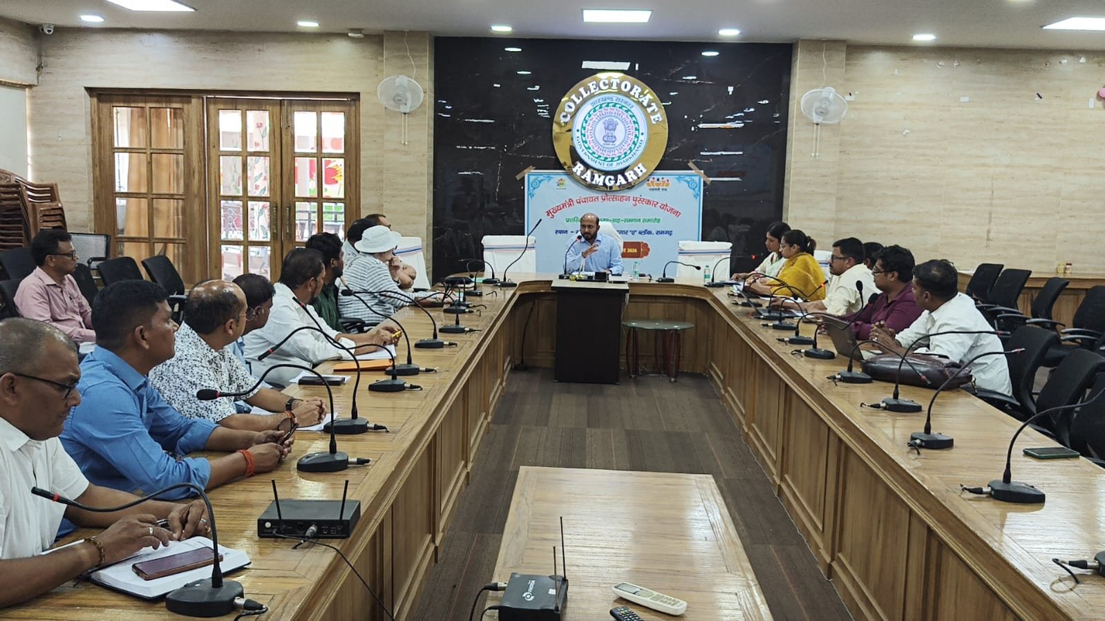 कमर्शियल सिलेंडर आपूर्ति को लेकर उपायुक्त की अध्यक्षता में बैठक आयोजित
