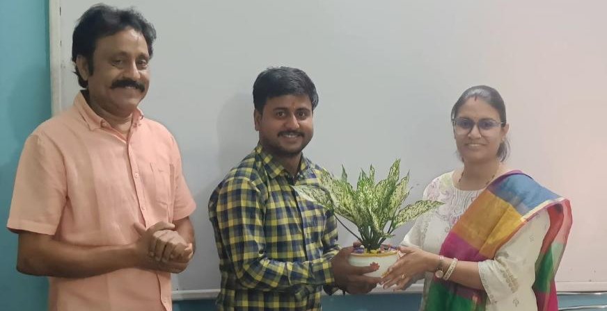 संघर्ष से सफलता तक: आकांक्षा एडु स्टेशन में मेधावियों का सम्मान, छात्रों को मिला बड़ा प्रेरणा संदेश