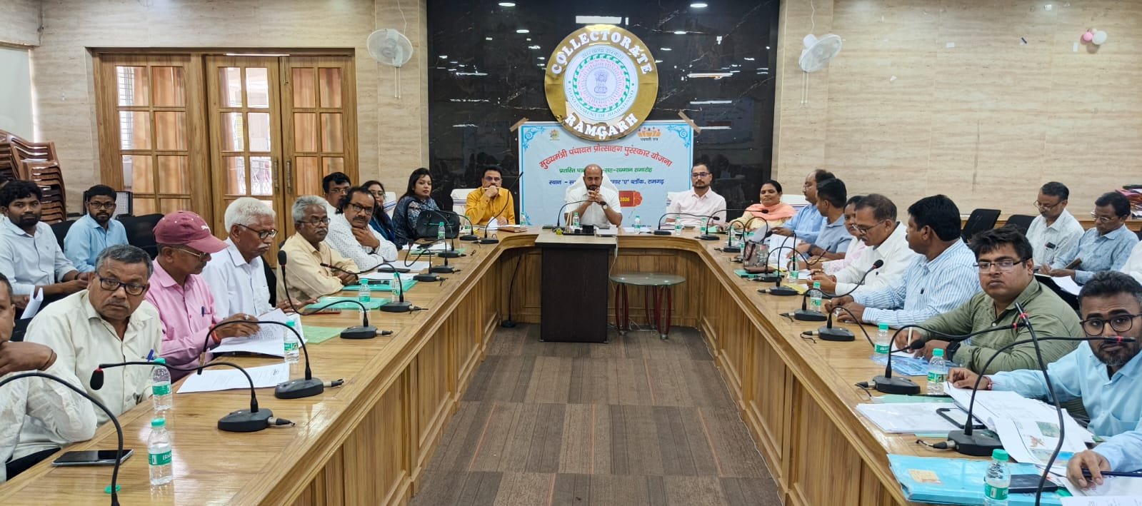 कोतरे बसंतपुर पंचमो केबीपी कोल परियोजना के सुचारू संचालन एवं ग्रामीणों की समस्याओं के समाधान को लेकर उपायुक्त की अध्यक्षता में बैठक आयोजित