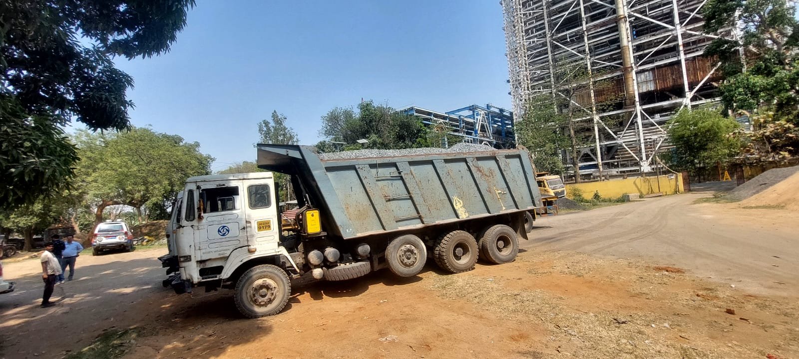 अवैध खनन पर जिला प्रशासन की कार्रवाई,प्राथमिकी दर्ज