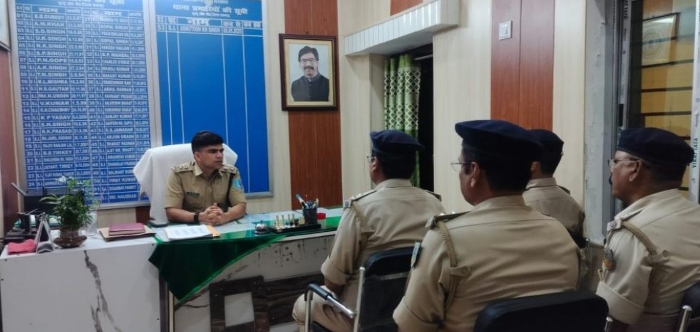 रामगढ़ के एसपी ने कुज्जू और वेस्ट बोकारो ओपी का औचक निरीक्षण किया