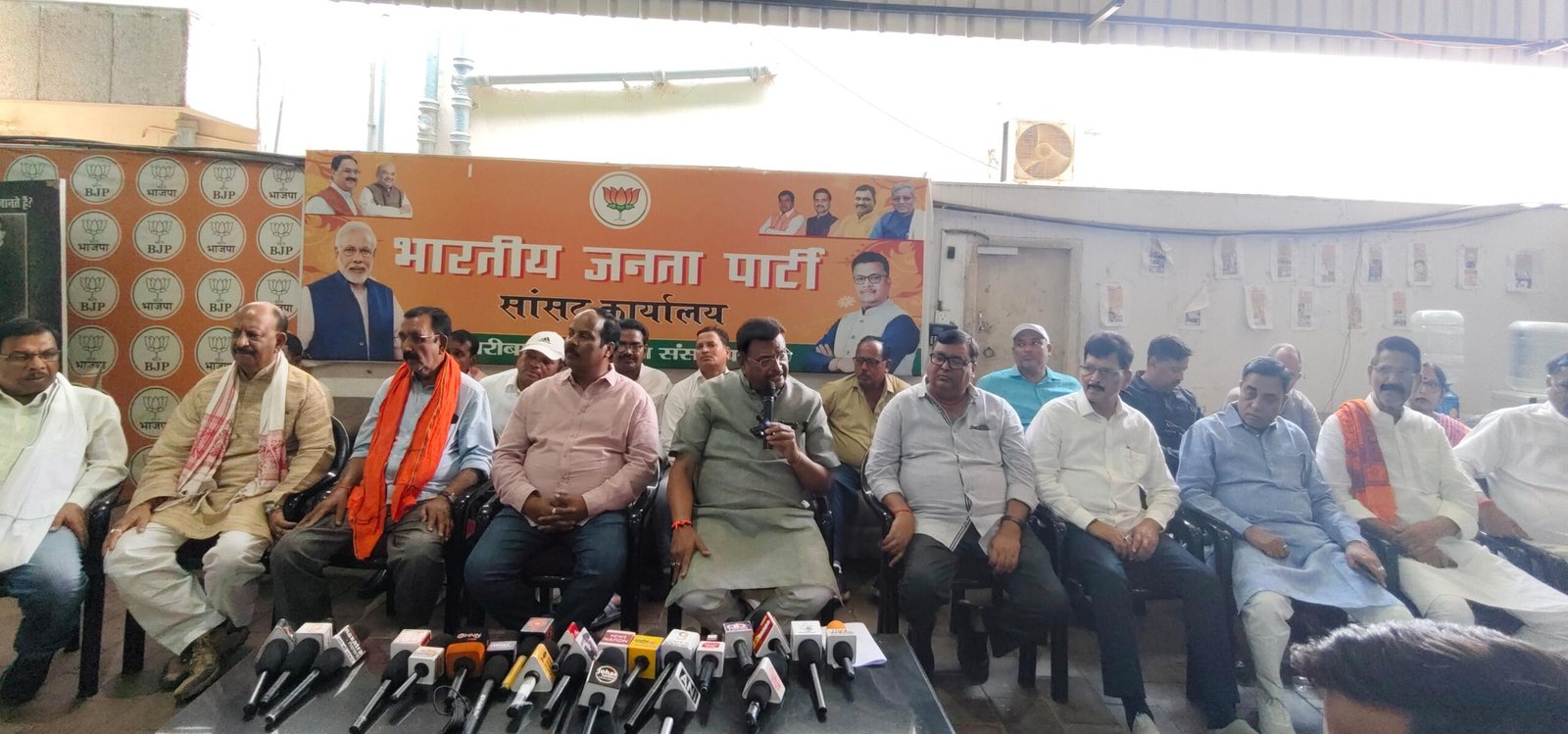 हजारीबाग की ध्वस्त कानून व्यवस्था और पत्रकारों पर हमले को लेकर सांसद ने सरकार और पुलिस को घेरा