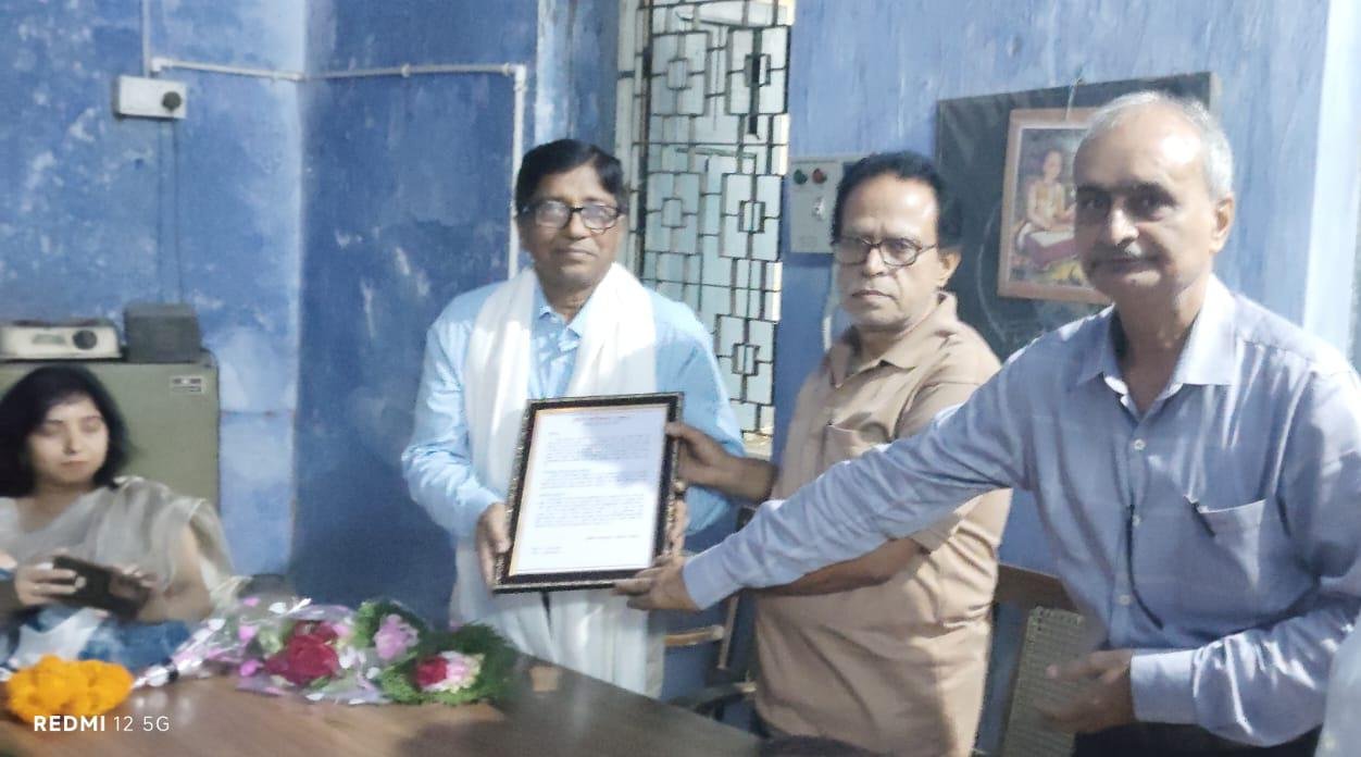 जुबिली कॉलेज के सेवानिवृत्त शिक्षक को दी गयी विदाई