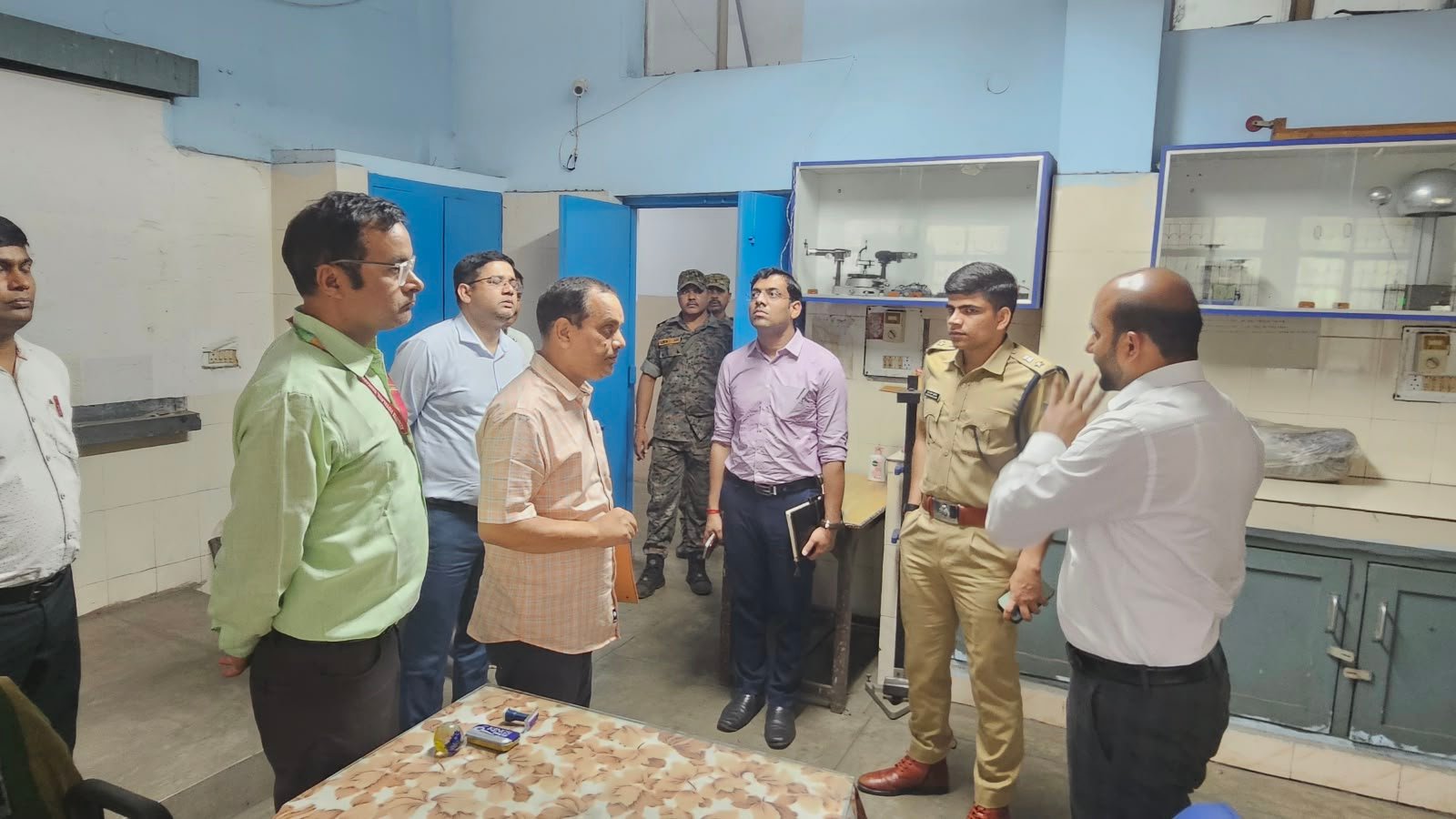नीट परीक्षा 2026 के दौरान उपायुक्त ने विभिन्न परीक्षा केंद्रों का किया निरीक्षण