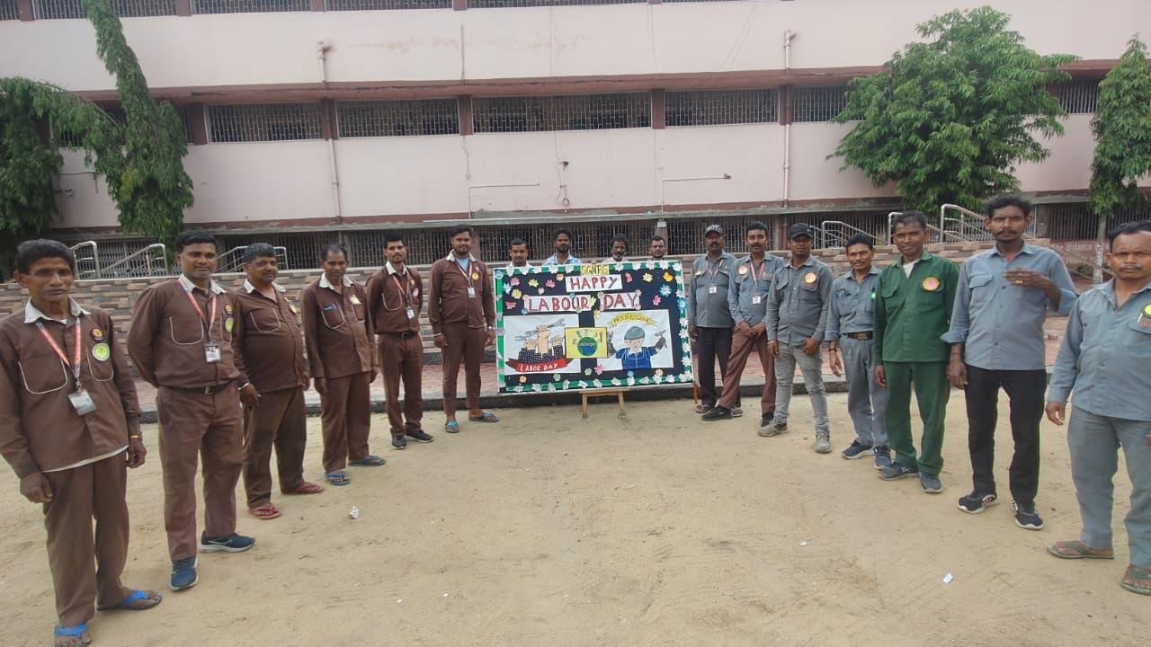 श्री गुरु नानक पब्लिक स्कूल में श्रमिक दिवस उत्साहपूर्वक मनाया गया