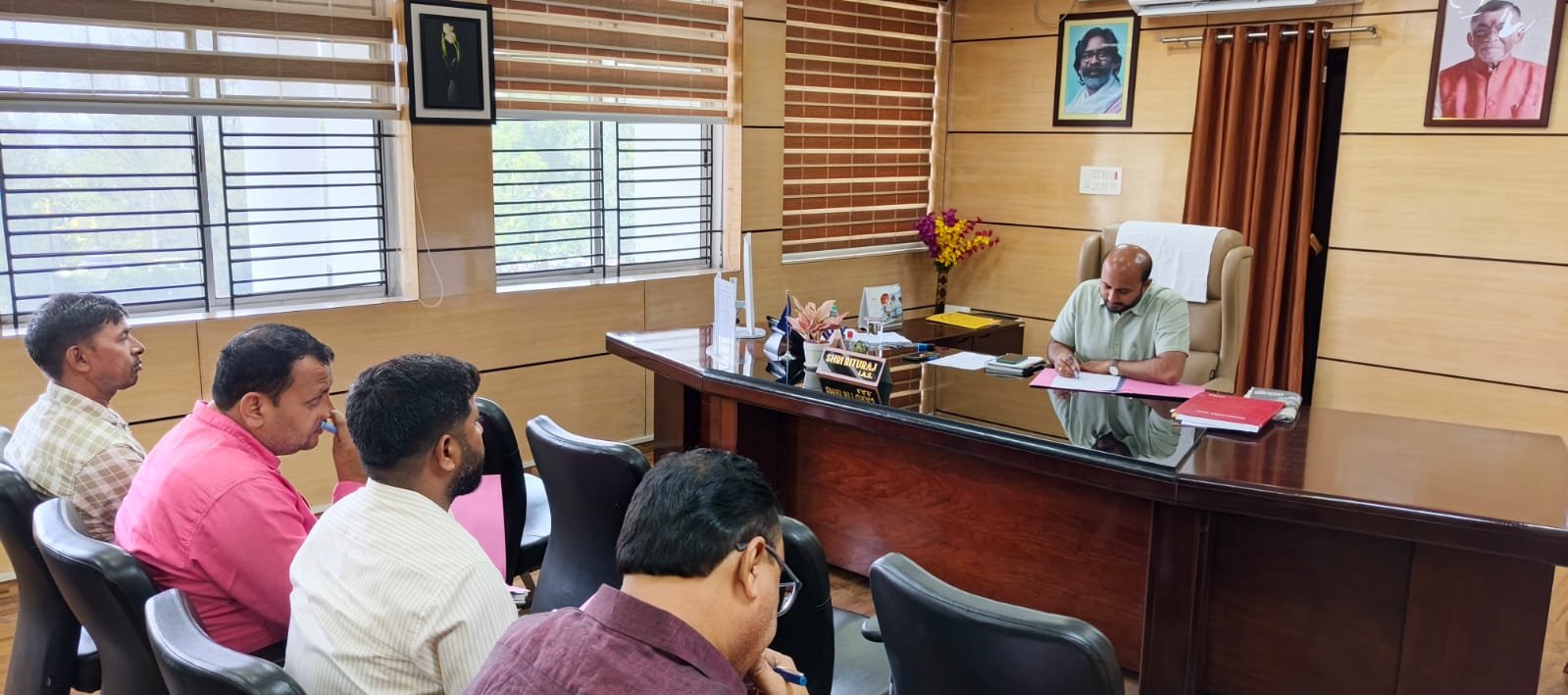 जिला स्थापना शाखा, सामान्य शाखा,नजारत शाखा द्वारा किए जा रहे कार्यों की उपायुक्त ने की समीक्षा