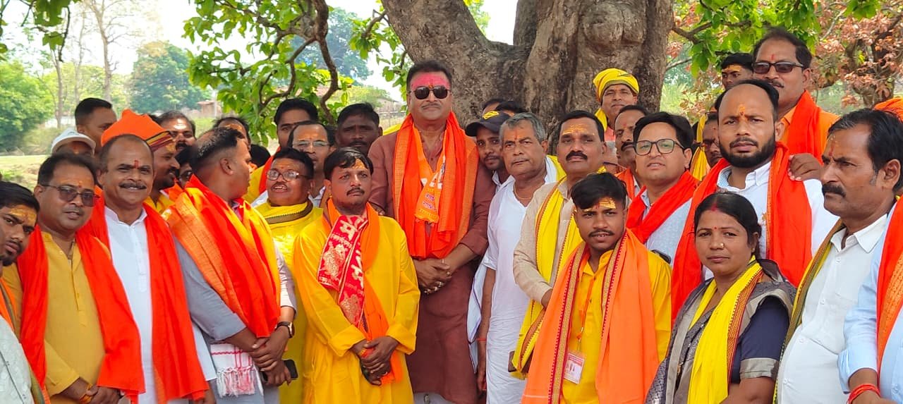 कोनरा के प्राचीन भगवती मंदिर में निकली भव्य कलश यात्रा