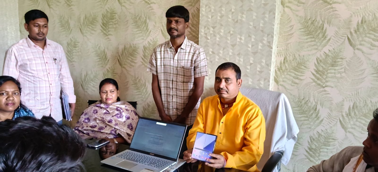 जनगणना 2027 के तहत मांडू में जनप्रतिनिधियों ने किया सेल्फ एन्यूमरेशन