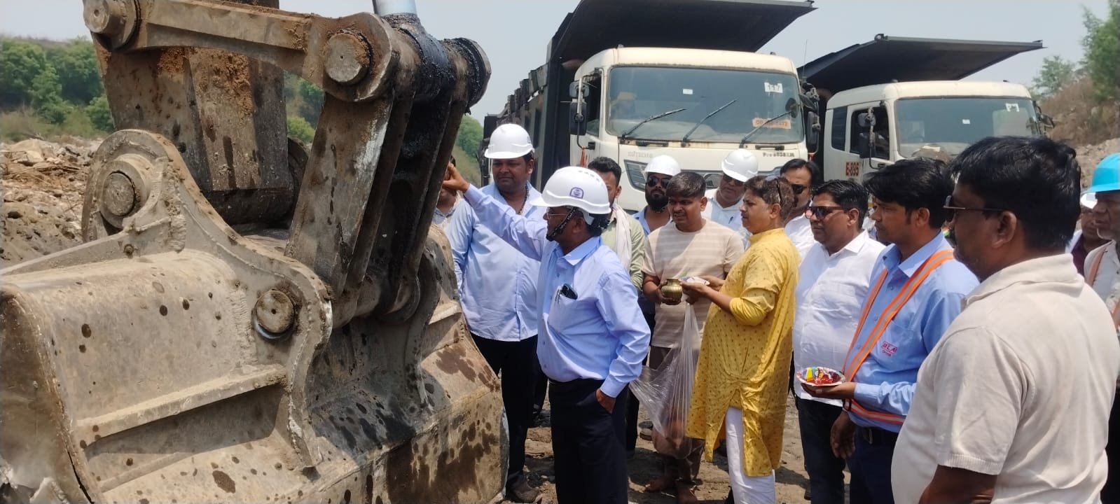 संगम खदान भुरकुंडा का भूमि पूजन कर किया गया उद्घाटन