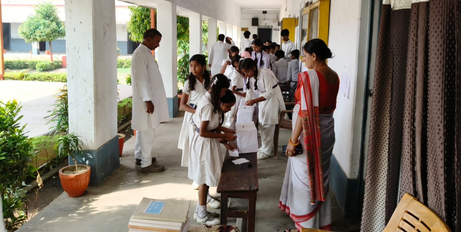 सरस्वती शिशु विद्यालय, पतरातू बाजार में बाल संसद का हुआ चुनाव 