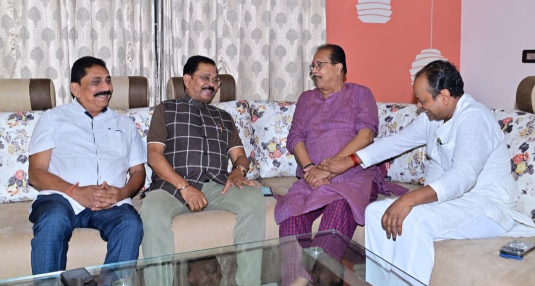 पार्टी हित सर्वोपरि,सार्वजनिक बयानबाज़ी से बचना चाहिए : धीरज प्रसाद साहू