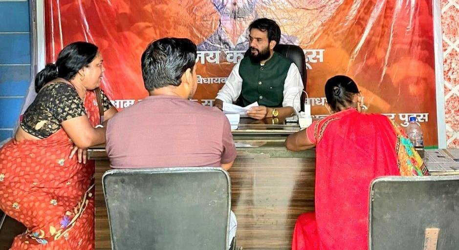 लोगो कि समस्याओं का समाधान करना ही जनता दरबार का उद्देश्य: धनंजय कुमार पुटूस