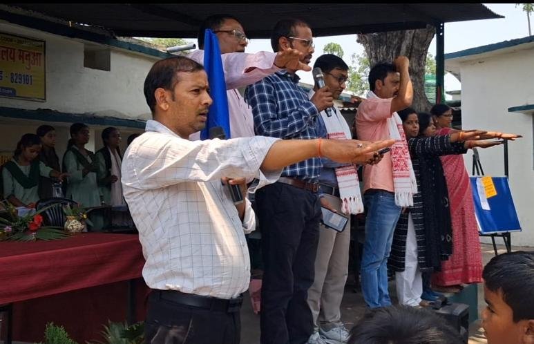 “सेल्फी विद झोला” अभियान बना पर्यावरण जागरूकता का संदेश
