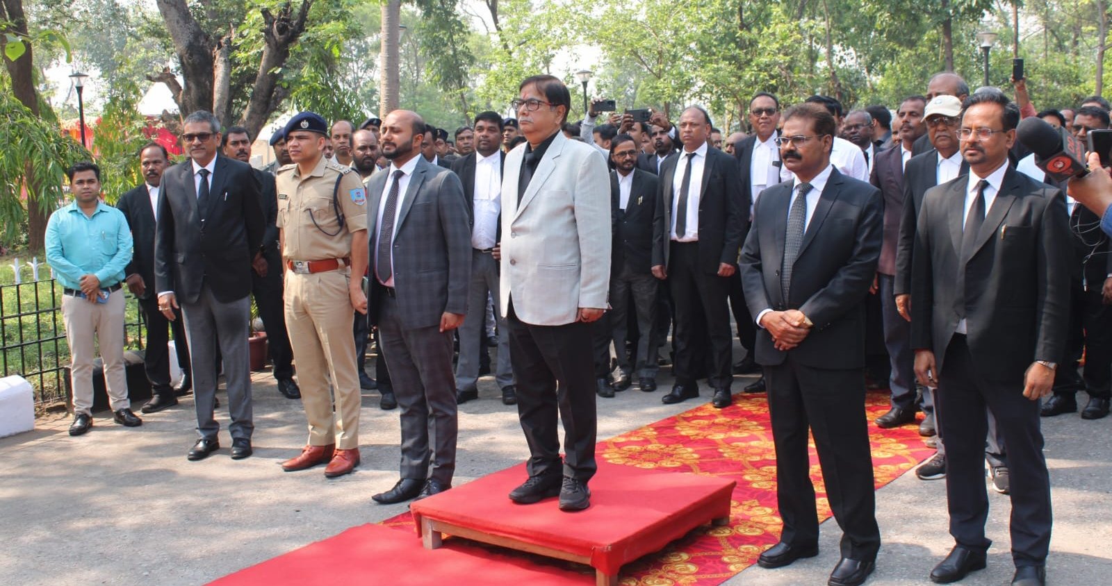 व्यवहार न्यायालय रामगढ़ में झारखण्ड उच्च न्यायालय के न्यायमूर्ति दीपक रौशन का हुआ आगमन