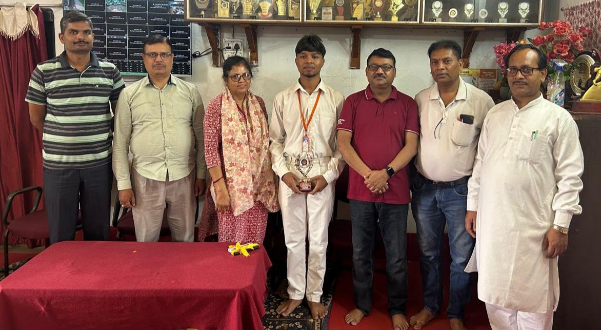 सरस्वती शिशु विद्या मंदिर पतरातू में प्रतिभा सम्मान समारोह का आयोजन