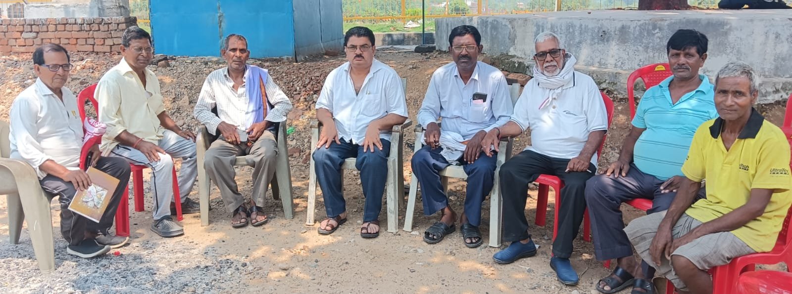 भाकपा राज्य सचिव ने भाकपा मांडू प्रखंड कार्यालय में फहराया लाल झंडा