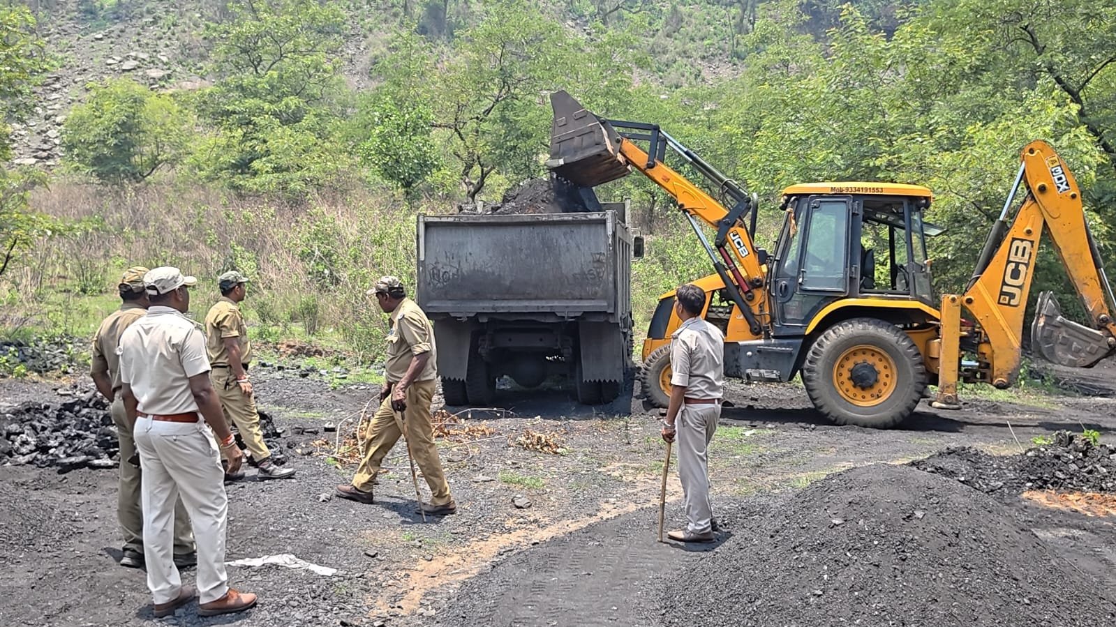 रामगढ़ : रजरप्पा थाना क्षेत्र से नहीं रुक रहा कोयले का अवैध कारोबार