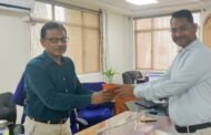 सांसद के निर्देश पर उनके लोकसभा क्षेत्र के मीडिया प्रतिनिधि ने मेडिकल कॉलेज के नए प्राचार्य से की मुलाकात