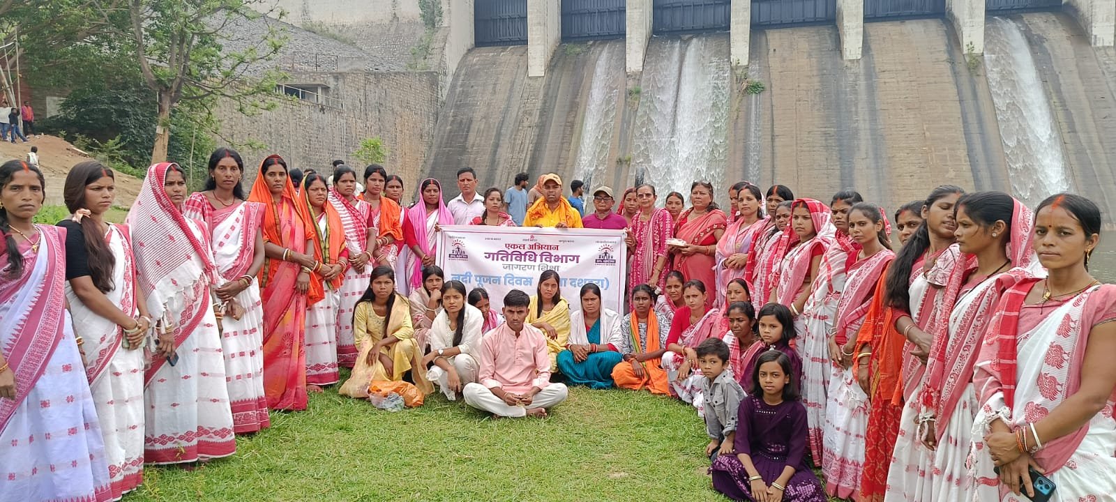 एकल अभियान संच पतरातू एवं संच भुरकुंडा के आचार्यों ने मनाया गंगा दशहारा, नदी पूजन कार्यक्रम