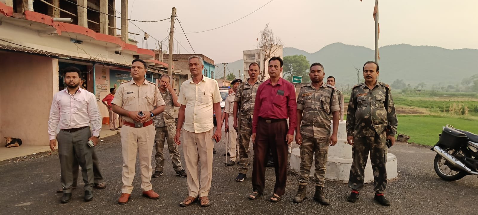 पुलिस ने बकरीद को लेकर निकाला मार्च