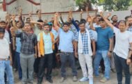 बरकाकाना रेलवे रनिंग स्टाफ ने जमकर काटा बवाल