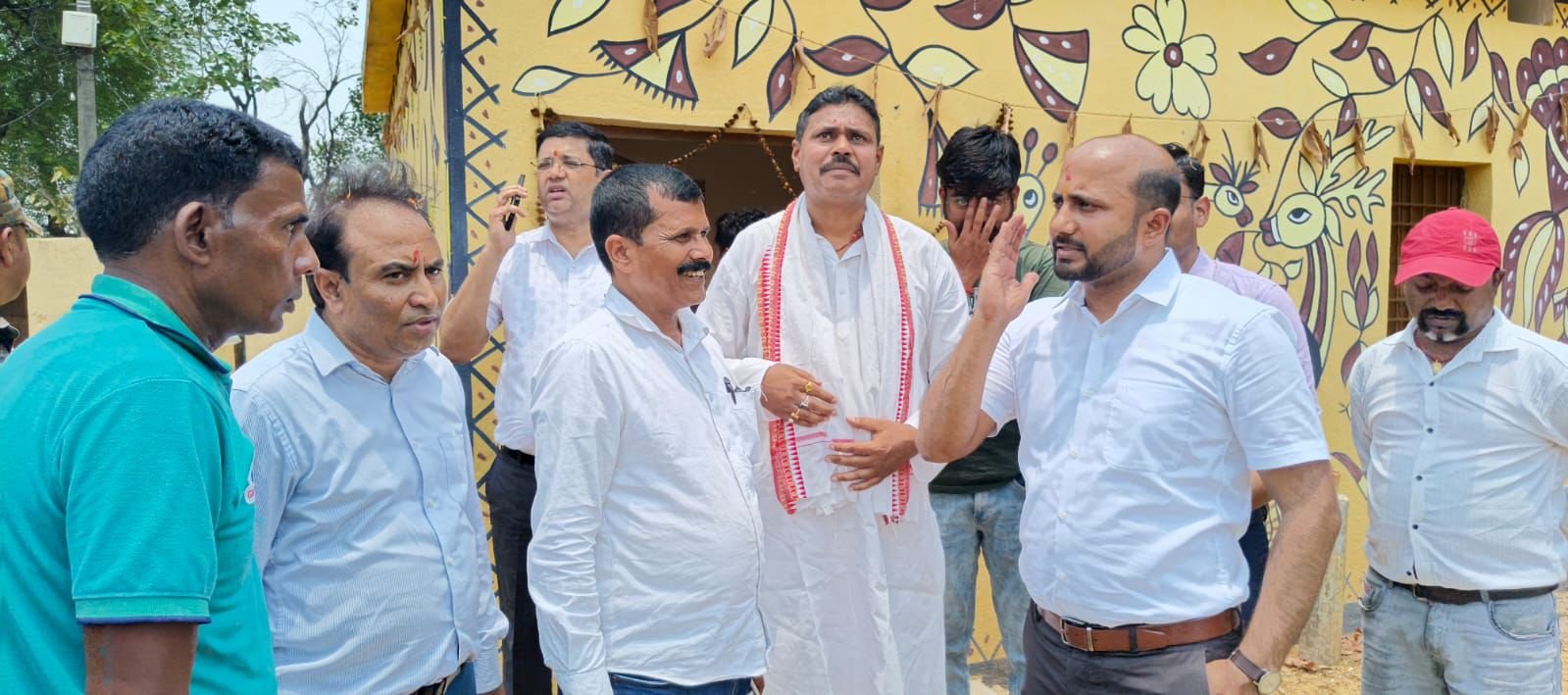उपायुक्त ने कोतो पंचायत के बिरहोर क्षेत्र का किया स्थलीय निरीक्षण