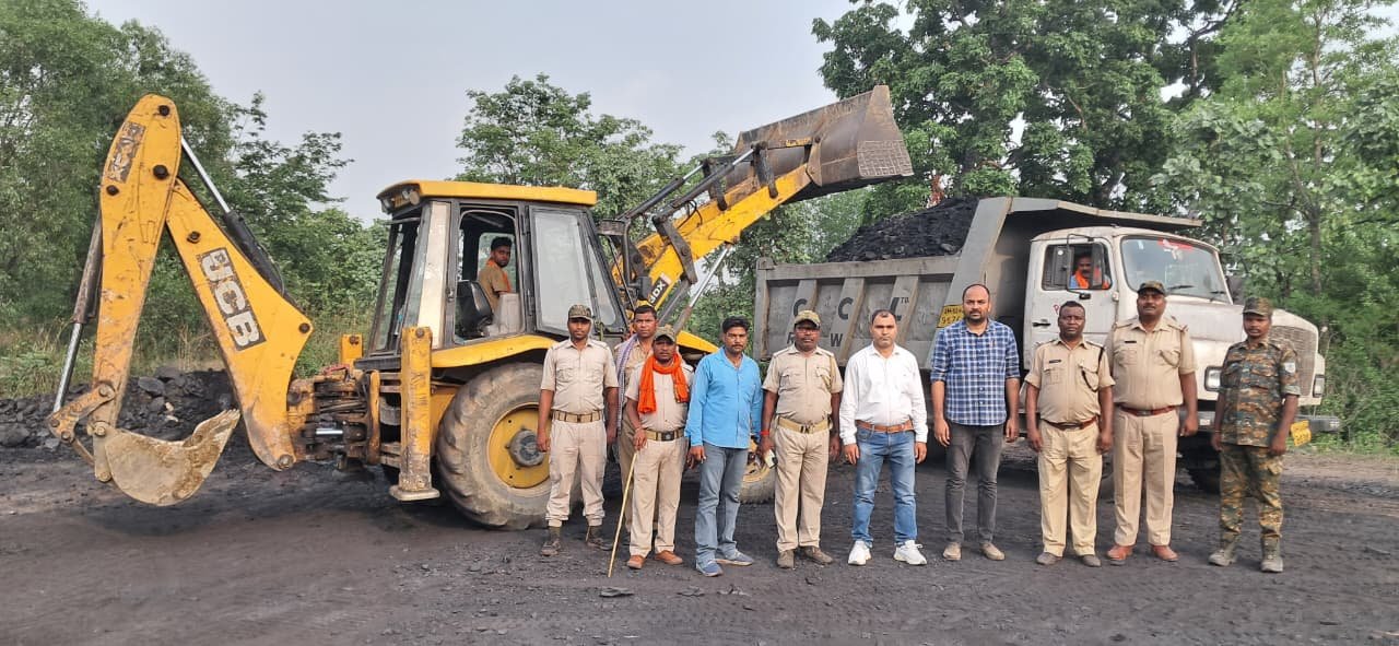 रामगढ़ के रजरप्पा थाना क्षेत्र से नहीं रुक रहा कोयले का अवैध खनन और कारोबार