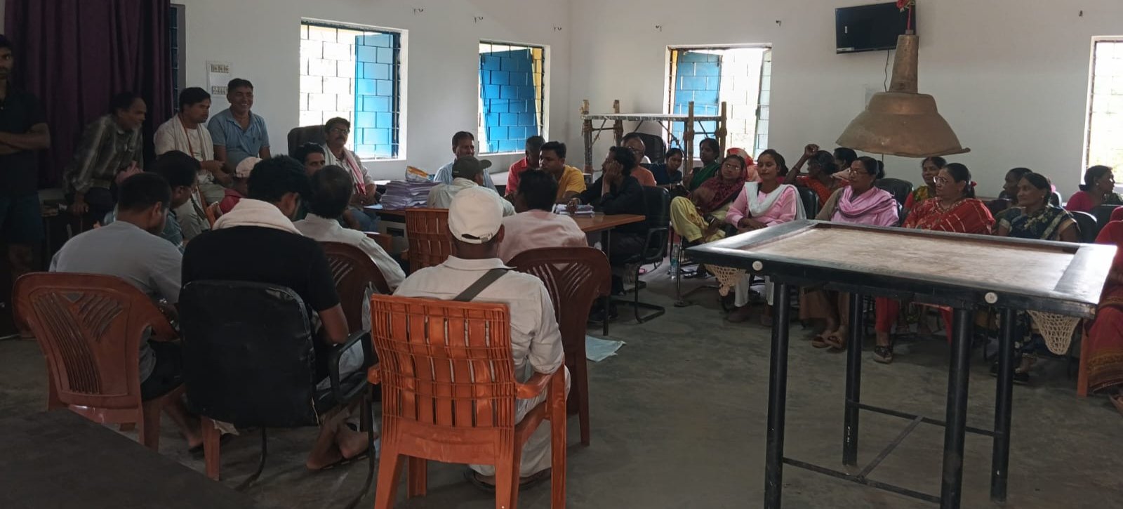 हेसला पंचायत के ग्रामीण प्रखंड के पदाधिकारियों से नाराज,सचिवालय की बैठक