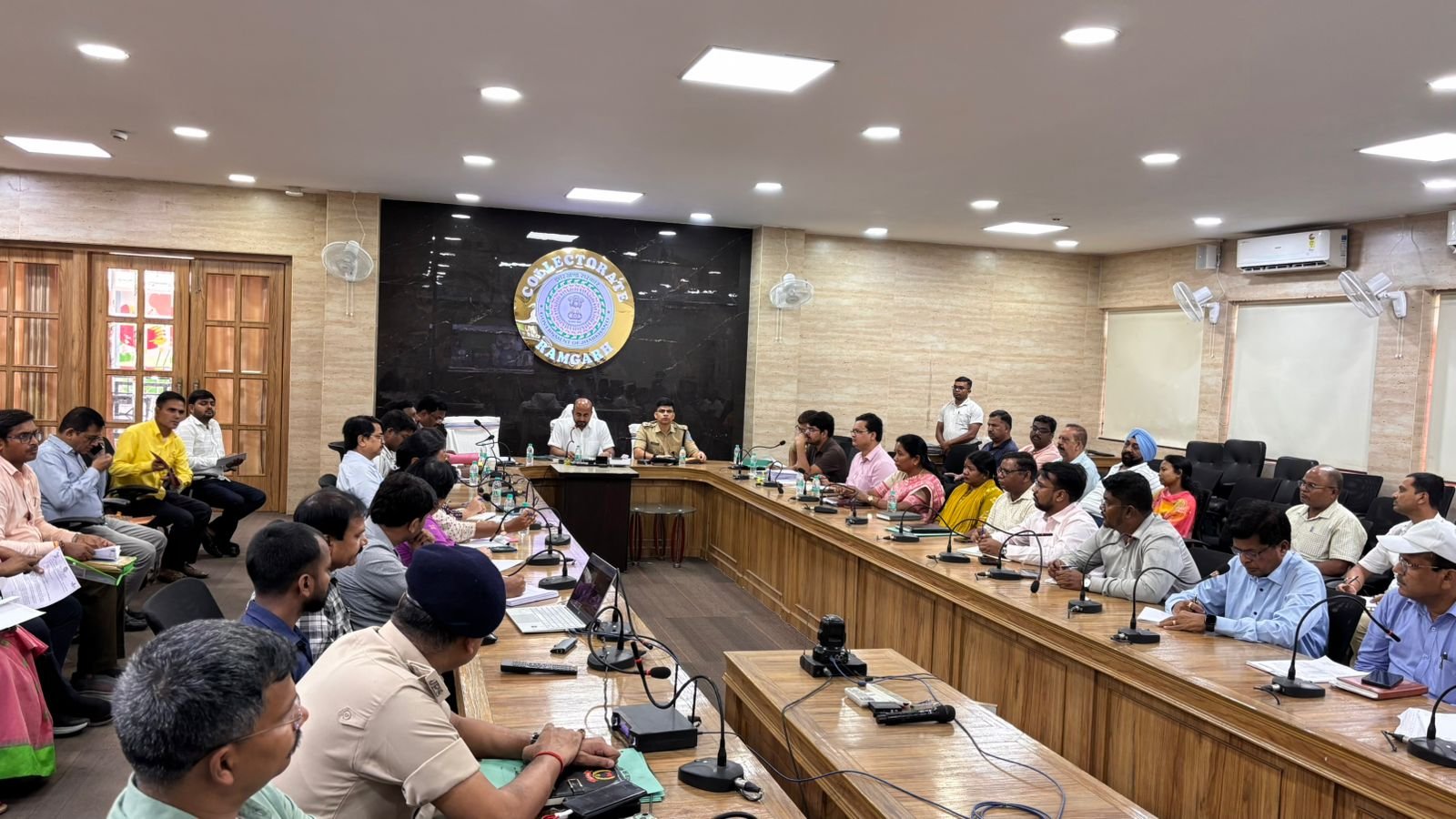 जिला स्तरीय सड़क सुरक्षा समिति की हुई महत्वपूर्ण बैठक