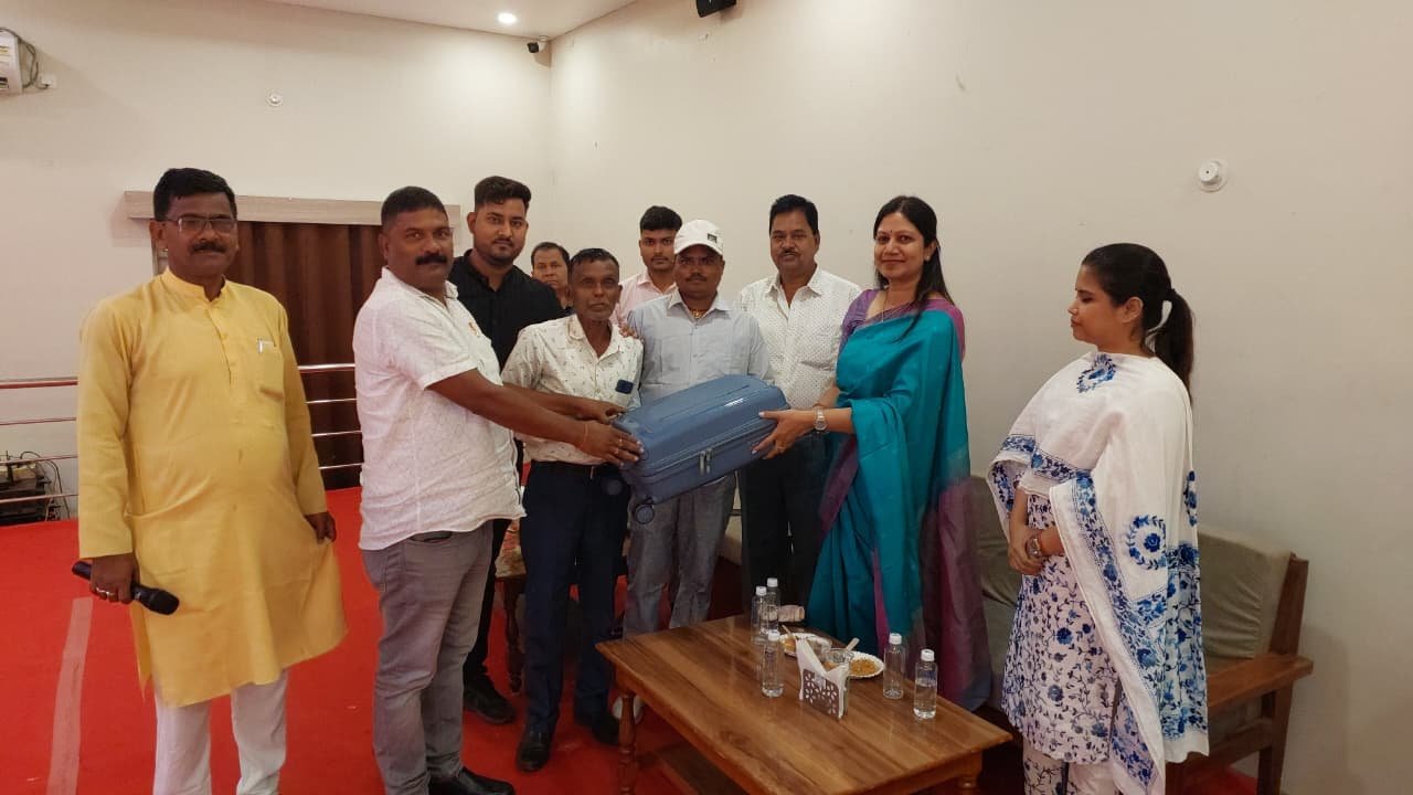 गोला में विदाई सह स्वागत समारोह का आयोजन