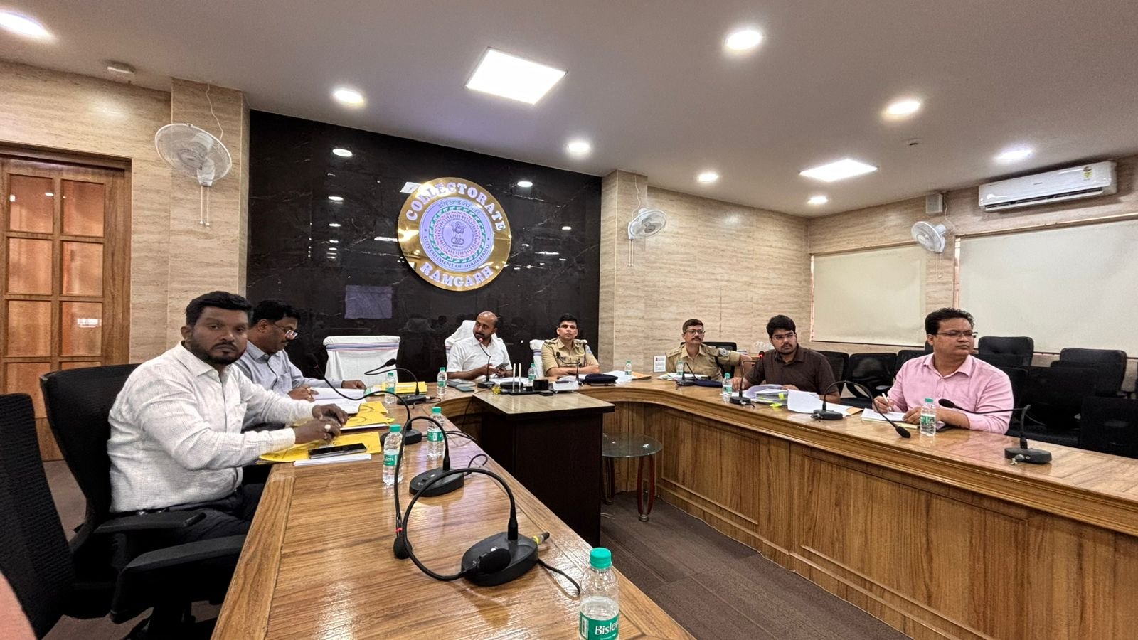 जिला स्तरीय खनन टास्क फोर्स की बैठक मैं अवैध खनन पर कड़ी कार्रवाई का आदेश