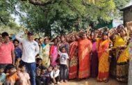 सीसीएल प्रबंधन द्वारा नोटिस बांटने पर स्थानीय ग्रामीणों ने जताया विरोध