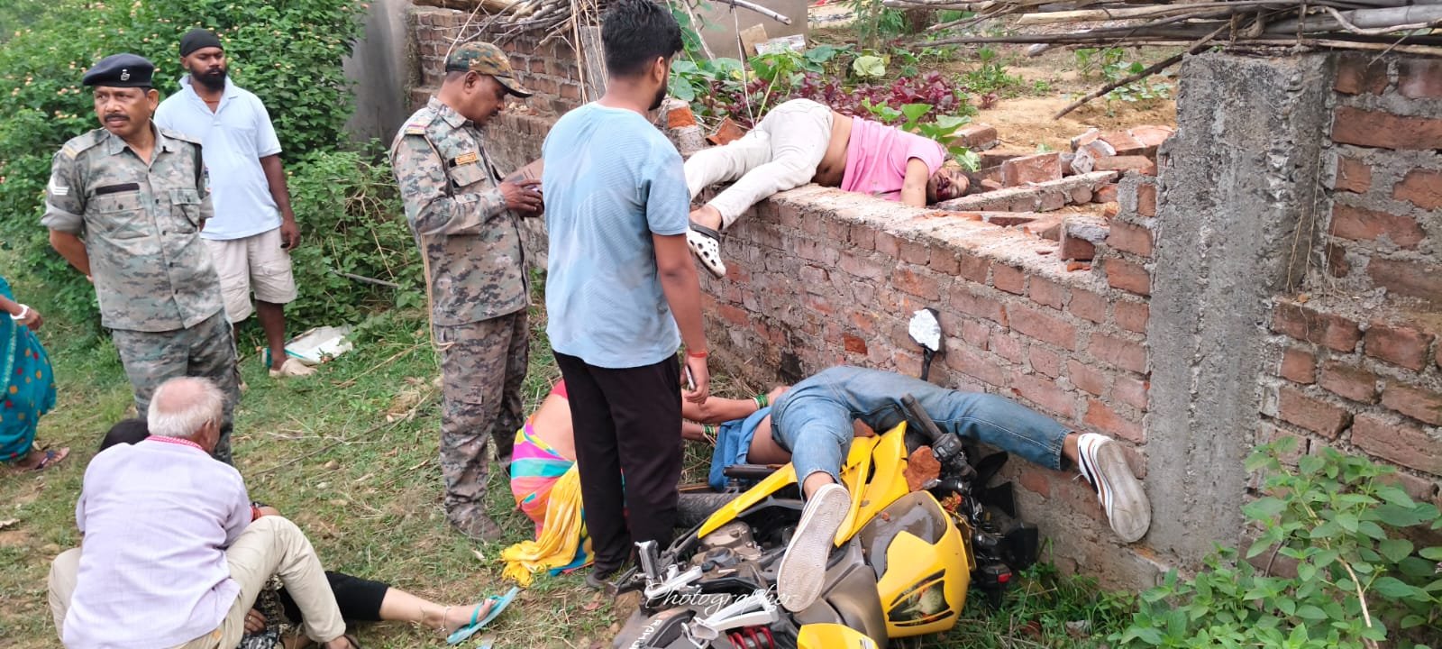 सड़क दुघर्टना में दो बाइक सवार युवकों की मौत