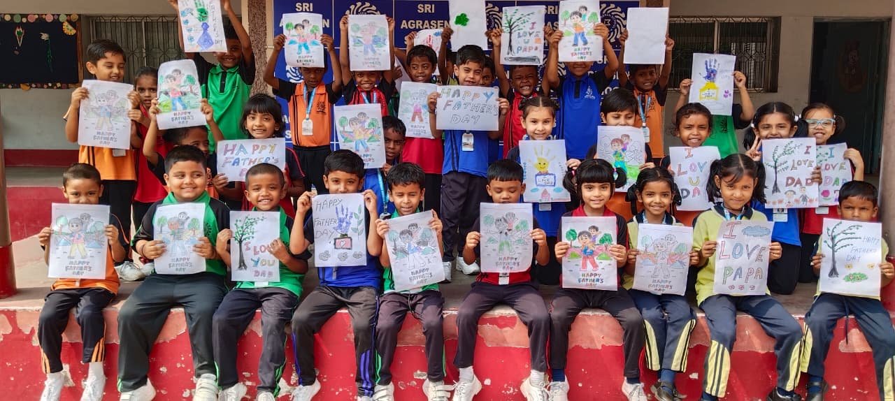 फादर्स डे पर बच्चों ने बच्चों ने व्यक्त किया पिता के प्रति सम्मान और प्रेम