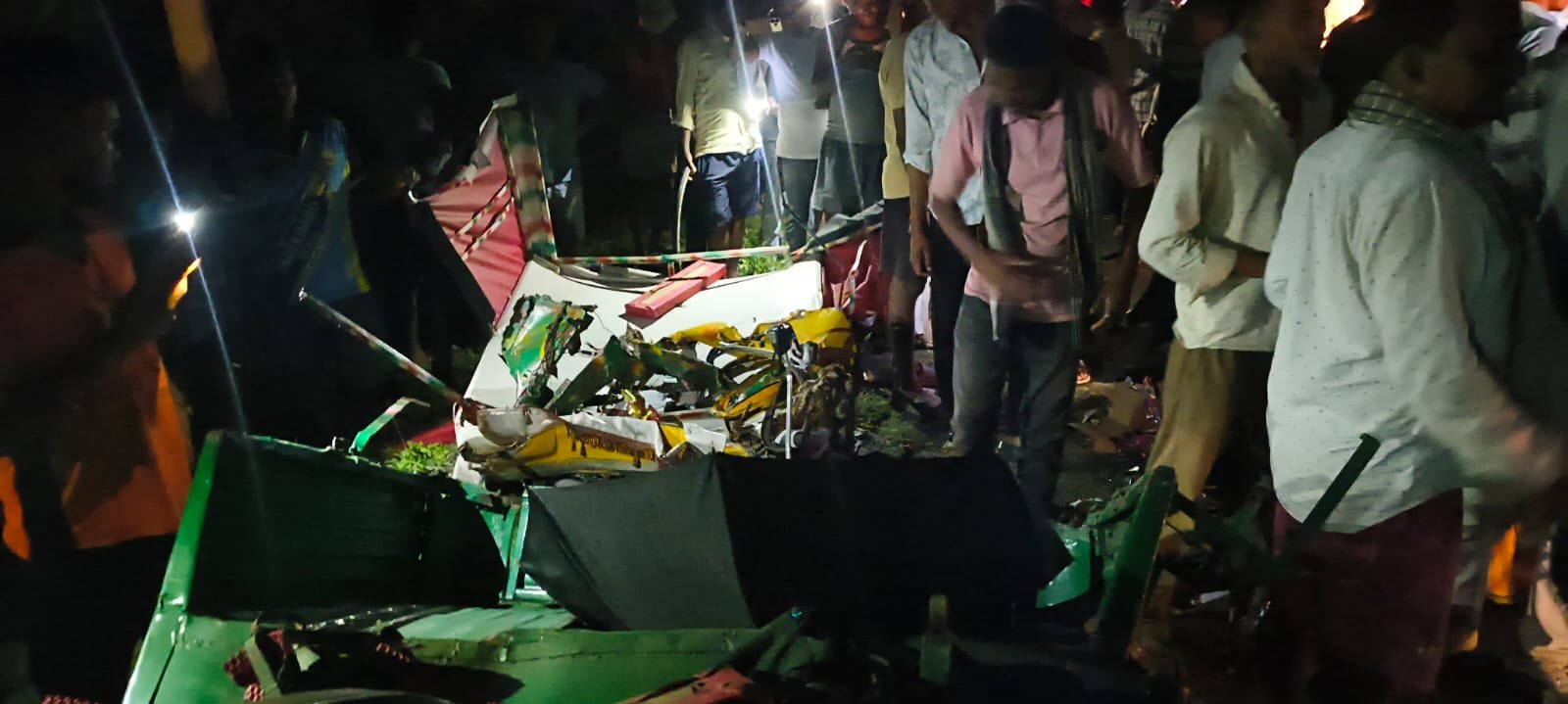 रामगढ़-बोकारो मार्ग पर तेज रफ्तार बस ने ऑटो को मारी टक्कर, दो की मौत, दो घायल