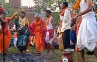मंडा पूजा में नंगे पैर आग पर चलकर दी परीक्षा