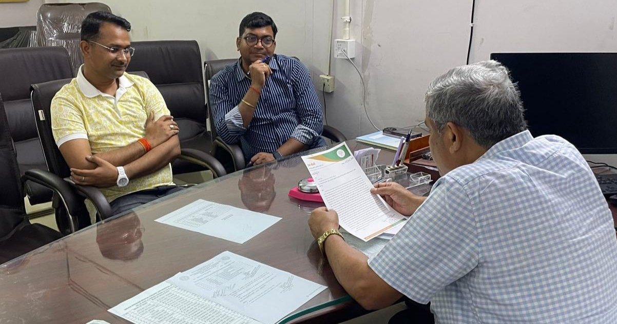 एसबीएमसीएच की बदहाली पर सांसद गंभीर, उनके निर्देश पर लोकसभा सांसद मीडिया प्रतिनिधि ने अधीक्षक से मिलकर सौंपा मांग पत्र