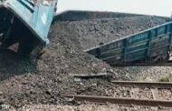मालगाड़ी के पटरी से उतरने के कारण बरकाकाना स्टेशन से गुजरने वाले ट्रेनों को दिशा परिवर्तन कर चलाया गया, कुछ ट्रेनों को किया गया रद्द