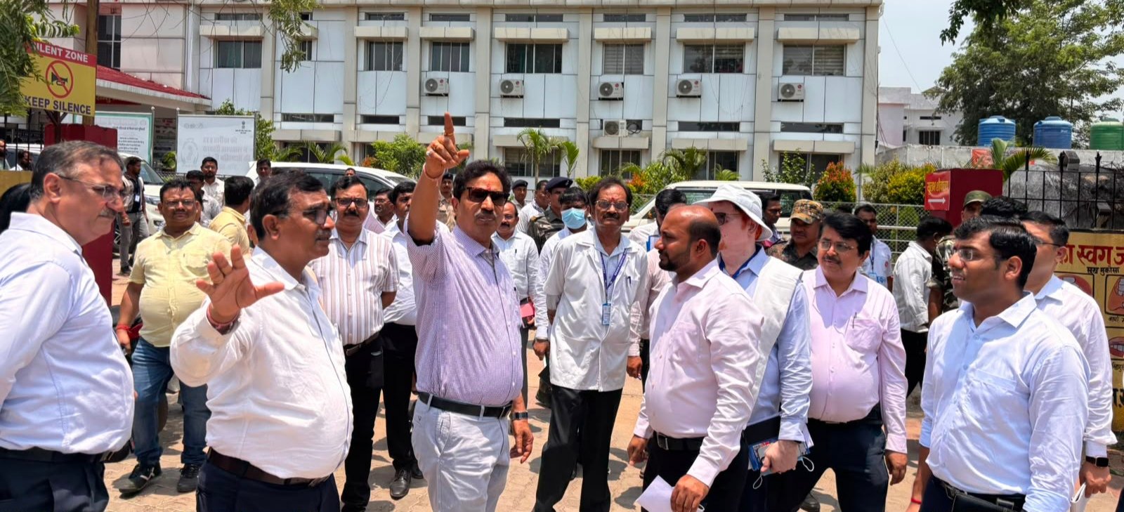 स्वास्थ्य चिकित्सा एवं परिवार कल्याण विभाग अपर मुख्य सचिव ने किया रामगढ़ जिले का दौरा