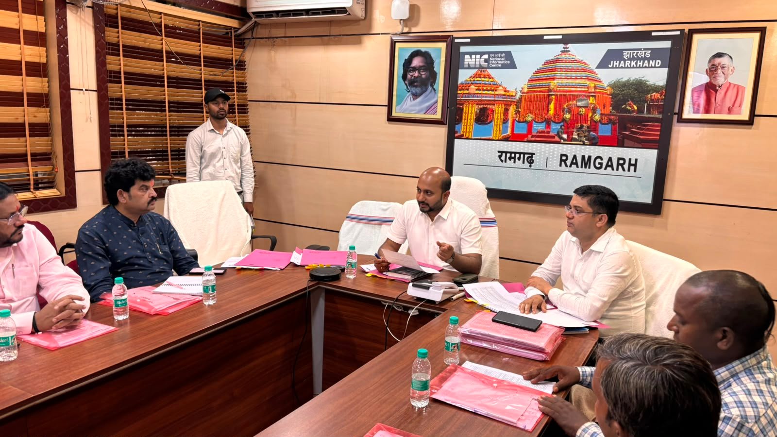 मतदाता सूची पुनरीक्षण 2026 के तहत उपायुक्त ने राजनीतिक दलों के साथ की बैठक