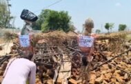 गरीब आदिवासी परिवार का एनटीपीसी द्वारा घर तोड़े जाने पर विरोध प्रदर्शन