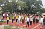 माहत्मा गांधी हाई स्कूल में मनाया गया 12वां अंतर्राष्ट्रीय योग दिवस