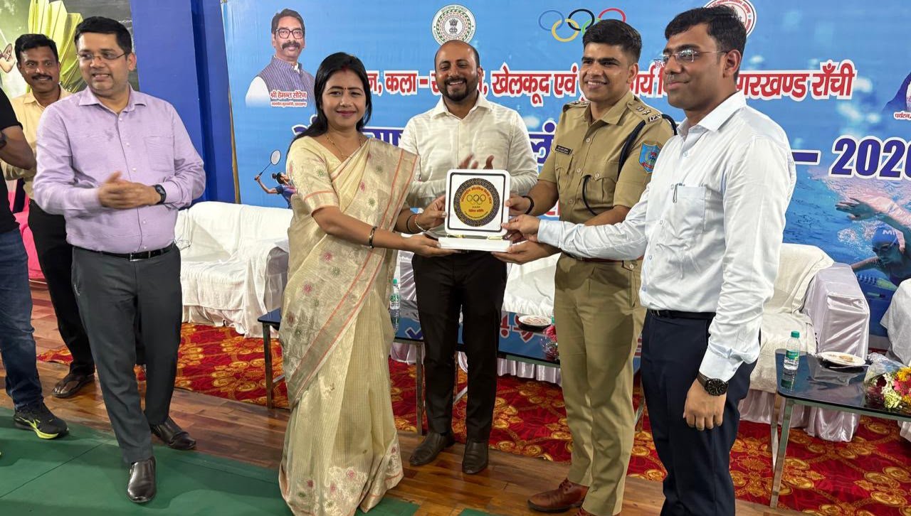 अंतरराष्ट्रीय ओलंपिक दिवस के अवसर पर आयोजित जिला स्तरीय बैडमिंटन एवं तैराकी प्रतियोगिता का हुआ भव्य समापन