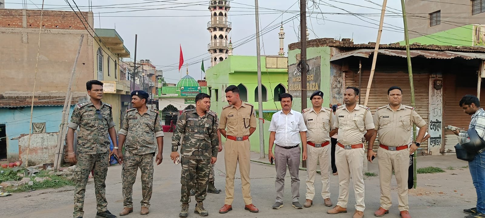 मुहर्रम की पूर्व संध्या पुलिस ने किया फ्लैग मार्च