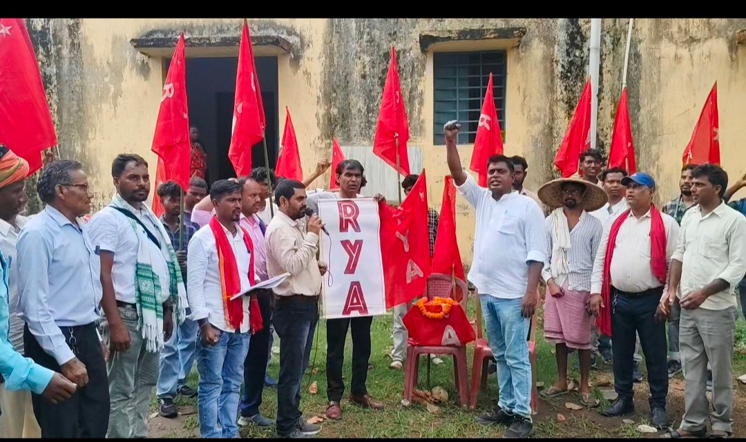 सीसीएल क्लब चरही से लाल बंगला तक निकला क्रांतिकारी जुलूस