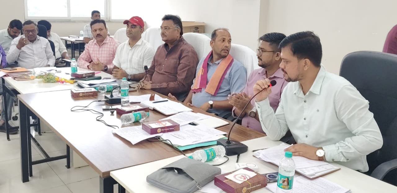 हजारीबाग नगर निगम की बोर्ड बैठक में पहली बार पदेन सदस्य के रूप में शामिल हुए सांसद